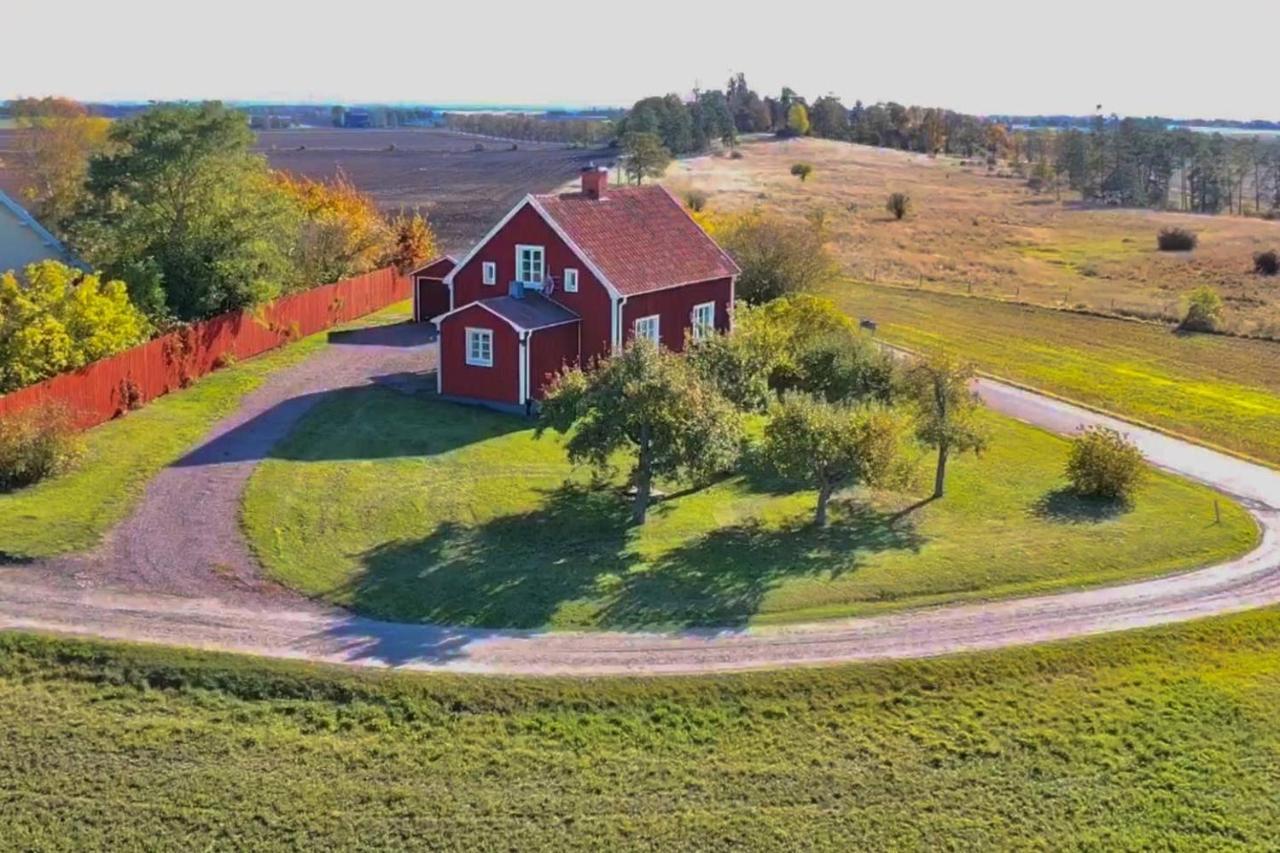 Stubbet - Charming - Newly Remade Villa Vadstena Exterior foto